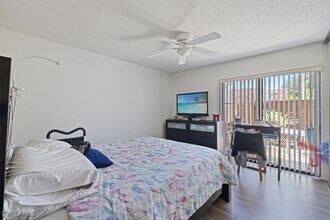 5276 Cedarbend Dr in Ft. Myers, FL - Building Photo - Building Photo