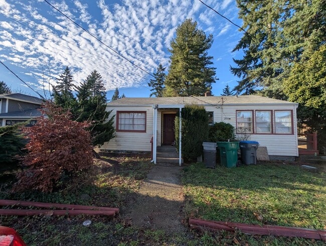 409 S Charleston Ave in Bremerton, WA - Building Photo - Building Photo