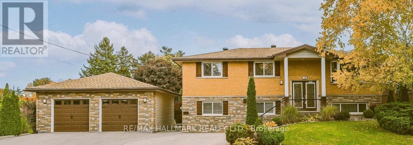 18 Summerside Crescent in Cambridge, ON - Building Photo