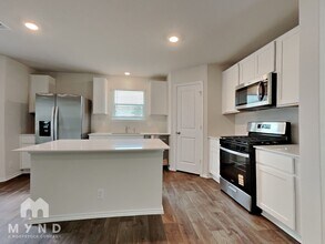 1115 Western Whipbird in San Antonio, TX - Building Photo - Building Photo