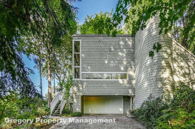 2914 E Lake Sammamish Pkwy NE in Sammamish, WA - Building Photo - Building Photo