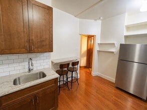 2502 N Kedzie Blvd in Chicago, IL - Building Photo - Building Photo