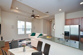 3834 Center St in Houston, TX - Building Photo - Building Photo