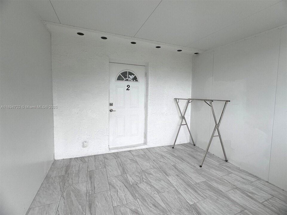 5850 Sheridan St in Hollywood, FL - Building Photo