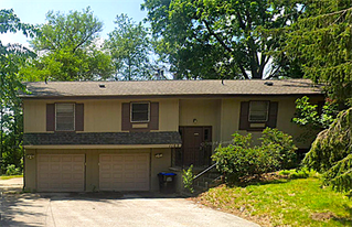 1108 10th St in Coralville, IA - Building Photo