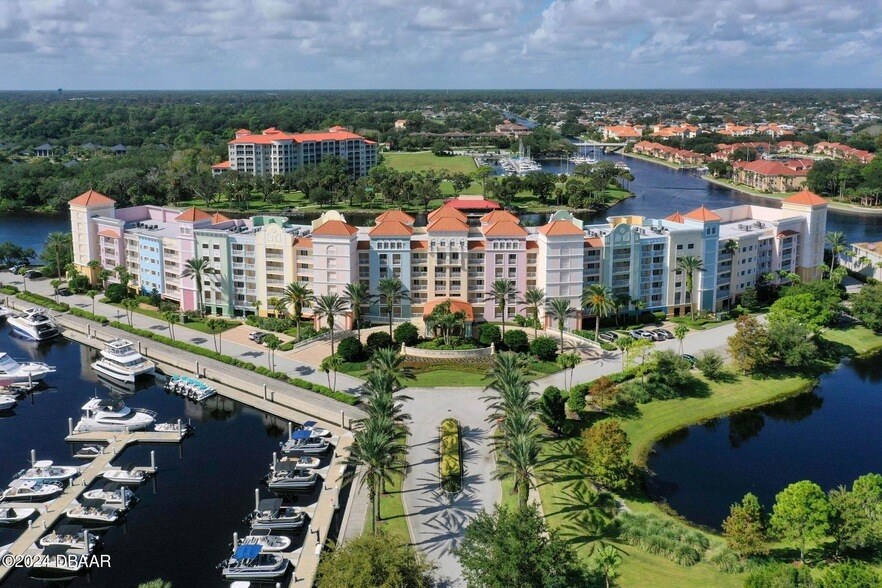 102 Yacht Harbor Dr, Unit 270 in Palm Coast, FL - Building Photo
