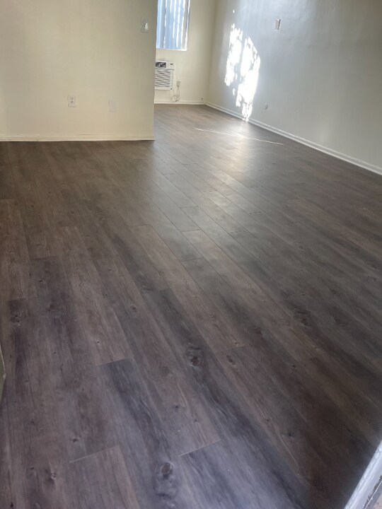 2232 E Lenita Ln in Santa Ana, CA - Foto de edificio