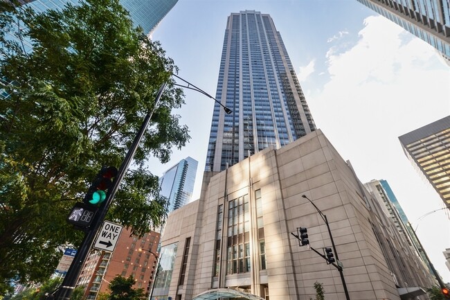 property at 512 N McClurg Ct