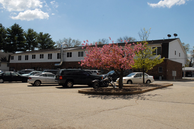 Pequannock Mini Mall Apartments in Pequannock, NJ - Building Photo - Building Photo