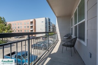 1111 Austin Hwy, Unit 2402 in San Antonio, TX - Building Photo - Building Photo