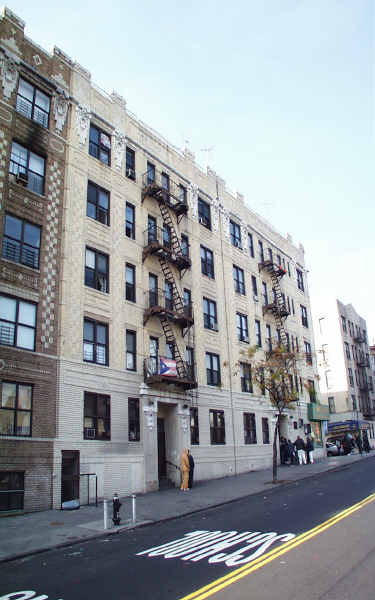 Leggett Avenue Apartment in Bronx, NY - Foto de edificio