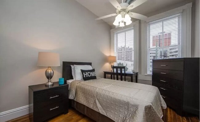 711 W Broad St in Richmond, VA - Foto de edificio - Building Photo