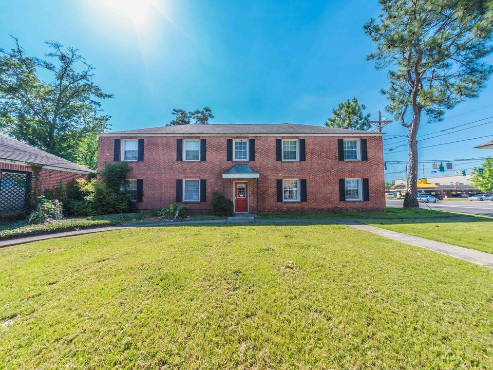 4228 Perkins Rd in Baton Rouge, LA - Building Photo