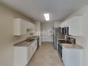 651 Crescent Rd in Murfreesboro, TN - Foto de edificio - Building Photo