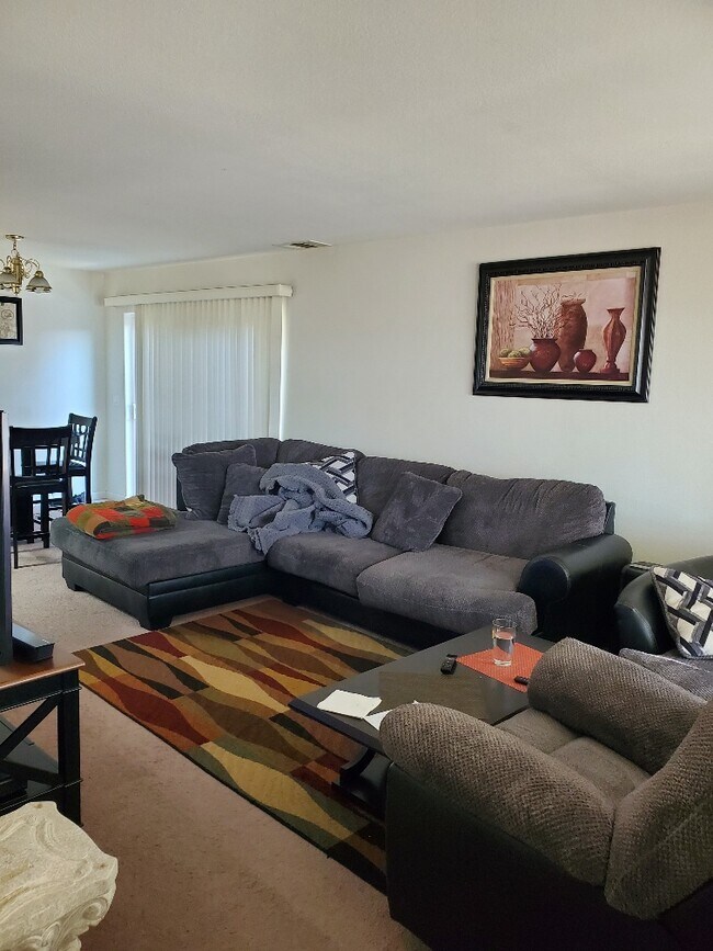 2836 Grove Way in Castro Valley, CA - Building Photo - Building Photo