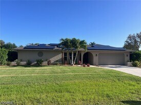 3705 Stoneridge Ct in Ft. Myers, FL - Building Photo