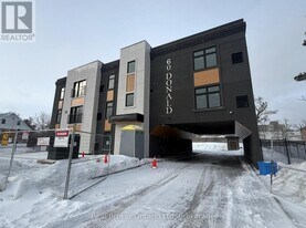 60 Donald St in Barrie, ON - Building Photo