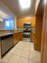 5716 Whitsett Ave in Los Angeles, CA - Building Photo - Building Photo