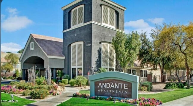 15801 S 48th St in Phoenix, AZ - Building Photo - Building Photo