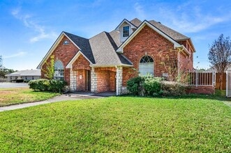 324 Tolbert Ave in Sherman, TX - Building Photo - Building Photo