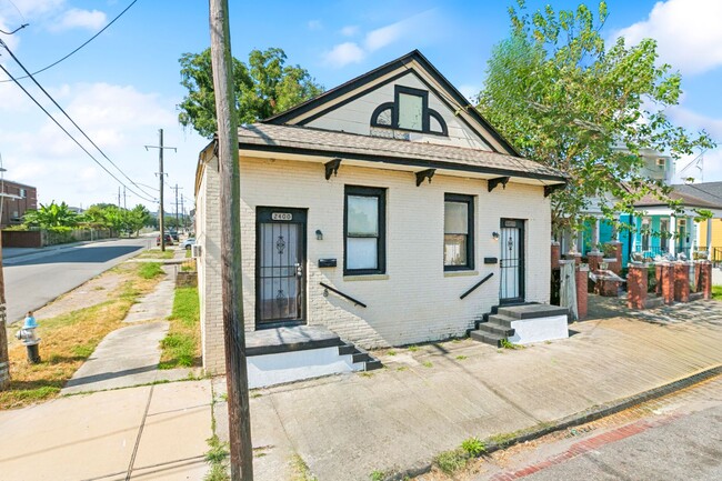 2400 Dumaine St in New Orleans, LA - Building Photo - Building Photo