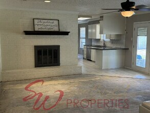 2410 W Frey in Stephenville, TX - Building Photo - Building Photo