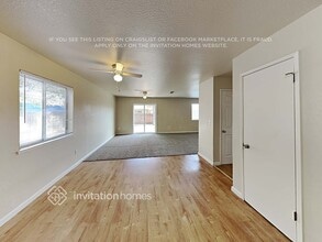 555 Spruce St in Dixon, CA - Foto de edificio - Building Photo