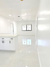 209 NW 10th St in Hallandale Beach, FL - Building Photo - Building Photo