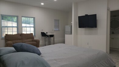 4265 Parnell Rd, Unit Apartment #1 in Marietta, GA - Foto de edificio - Building Photo