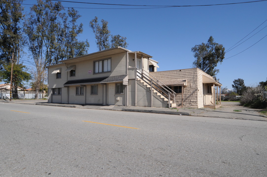 15515 Randall Ave in Fontana, CA - Building Photo