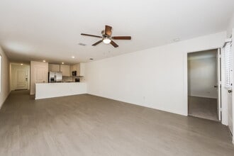 110 Willow Wy in Wilmer, TX - Building Photo - Building Photo