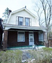 810 Gearing Ave in Pittsburgh, PA - Building Photo