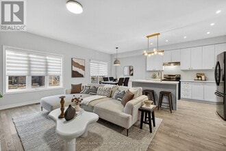 20 Gord Matthews Way in Uxbridge, ON - Building Photo - Building Photo