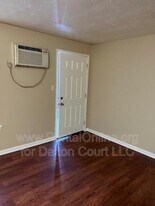 1972 Cambridge Dr in Lexington, KY - Building Photo