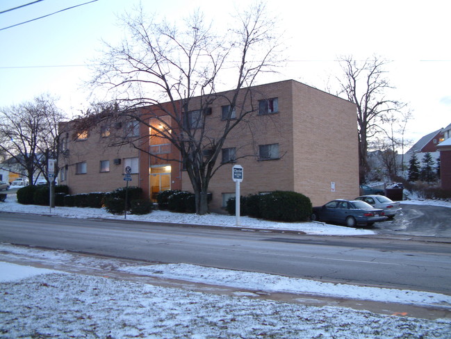 Cheviot Terrace in Cincinnati, OH - Building Photo - Building Photo