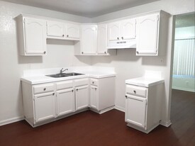 734-736 E 80th St in Los Angeles, CA - Building Photo