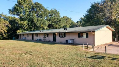 70 Fields St in Russellville, AR - Building Photo - Building Photo