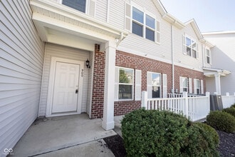 12015 Zircon Ln in Fishers, IN - Building Photo - Building Photo