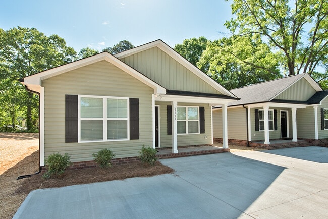 property at 2504 Glendale Ave