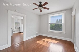 2549 University Ct in Cincinnati, OH - Foto de edificio - Building Photo