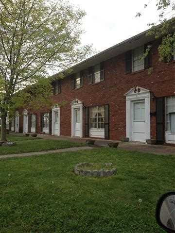 403 W Main St in Grayson, KY - Foto de edificio