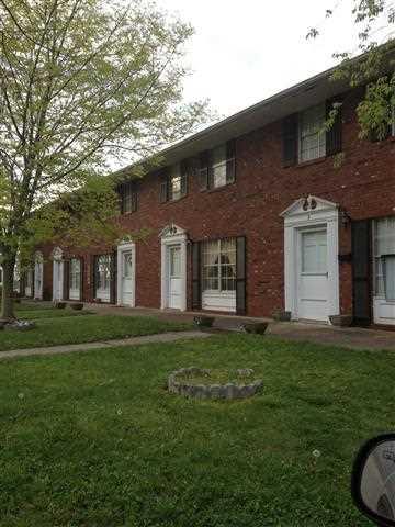 403 W Main St in Grayson, KY - Building Photo