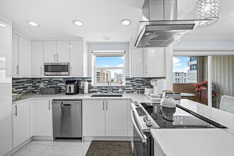 3581 S Ocean Blvd in South Palm Beach, FL - Building Photo - Building Photo