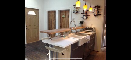 128 N Putt Corners Rd in New Paltz, NY - Foto de edificio - Building Photo