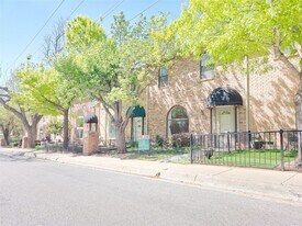 422 W Oak St in Weatherford, TX - Building Photo