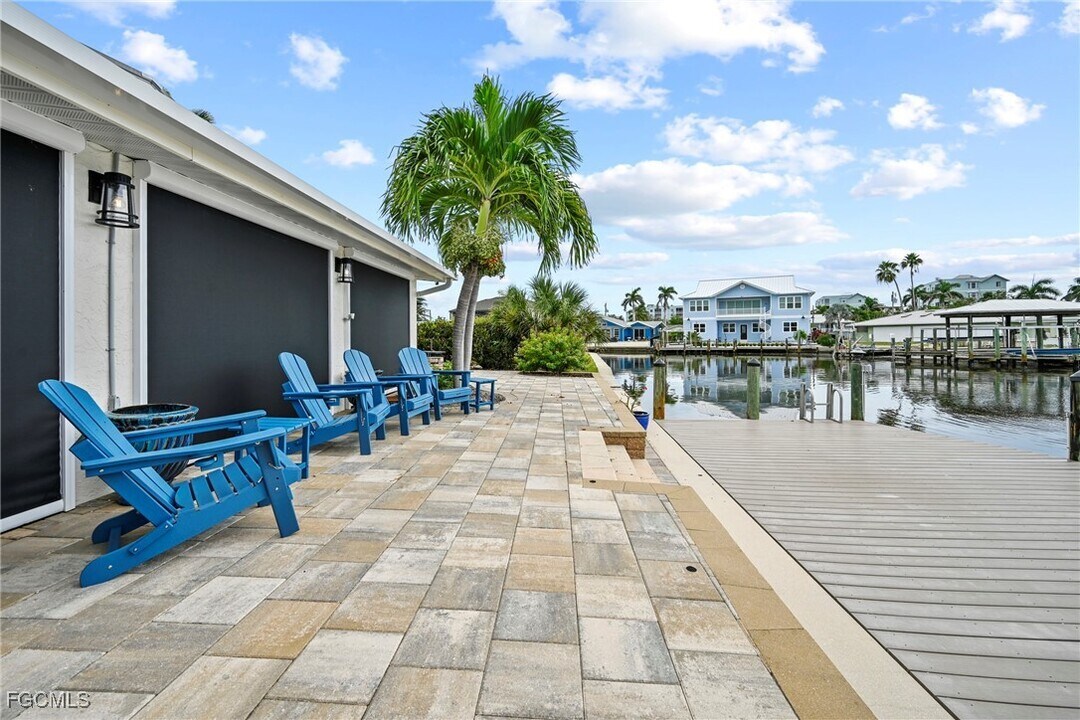 10 Clearview Blvd in Fort Myers Beach, FL - Building Photo