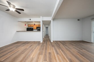 Teal Run Apartments in Indianapolis, IN - Foto de edificio - Interior Photo