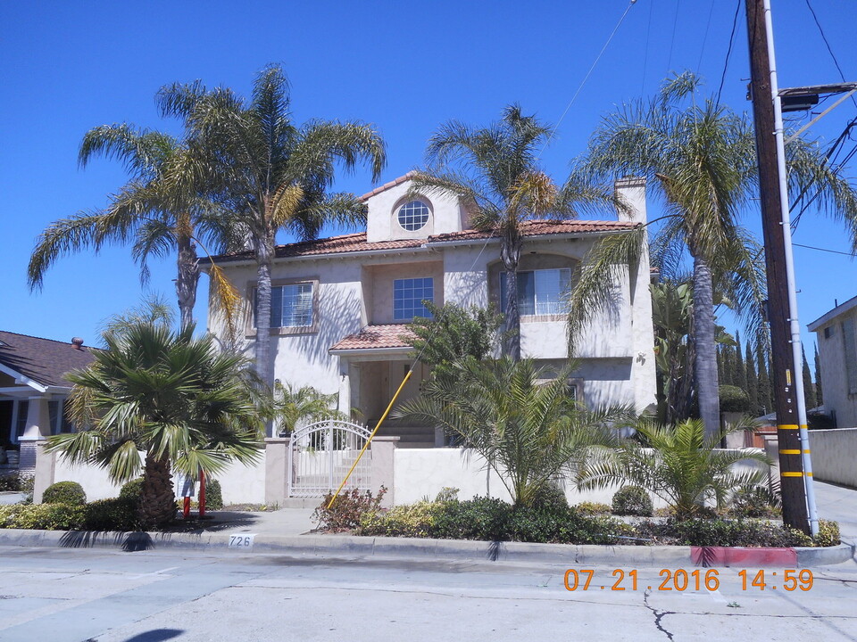 726 Molino Ave in Long Beach, CA - Building Photo