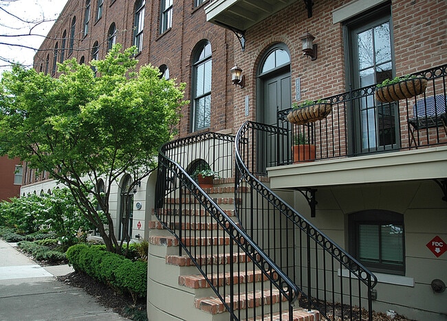 property at 475 Bartram St SE