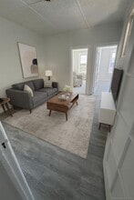 351 Greenwich Ave in Greenwich, CT - Foto de edificio - Building Photo